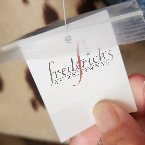 NWT Frederick's of Hollywood convertible bra 34DD - Picture 5 of 8